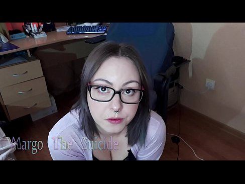 ❤️ 性感的眼镜女孩在镜头前深深地吸吮假阳具 ❤❌ Quality sex❌❤